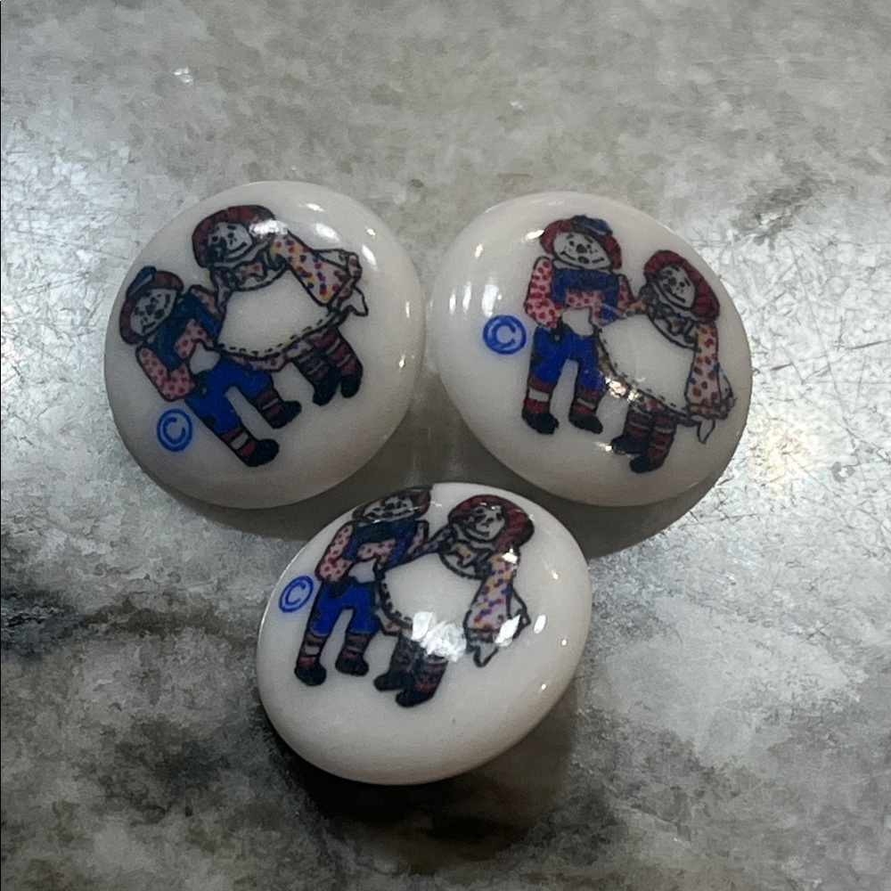 Vintage Inspired Raggedy Ann & Andy Buttons - White with Multicolor Print